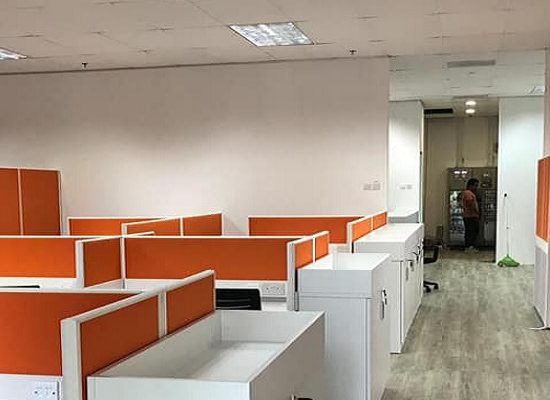 Modern Singapore office renovation with office partitions and ergonomic furniture